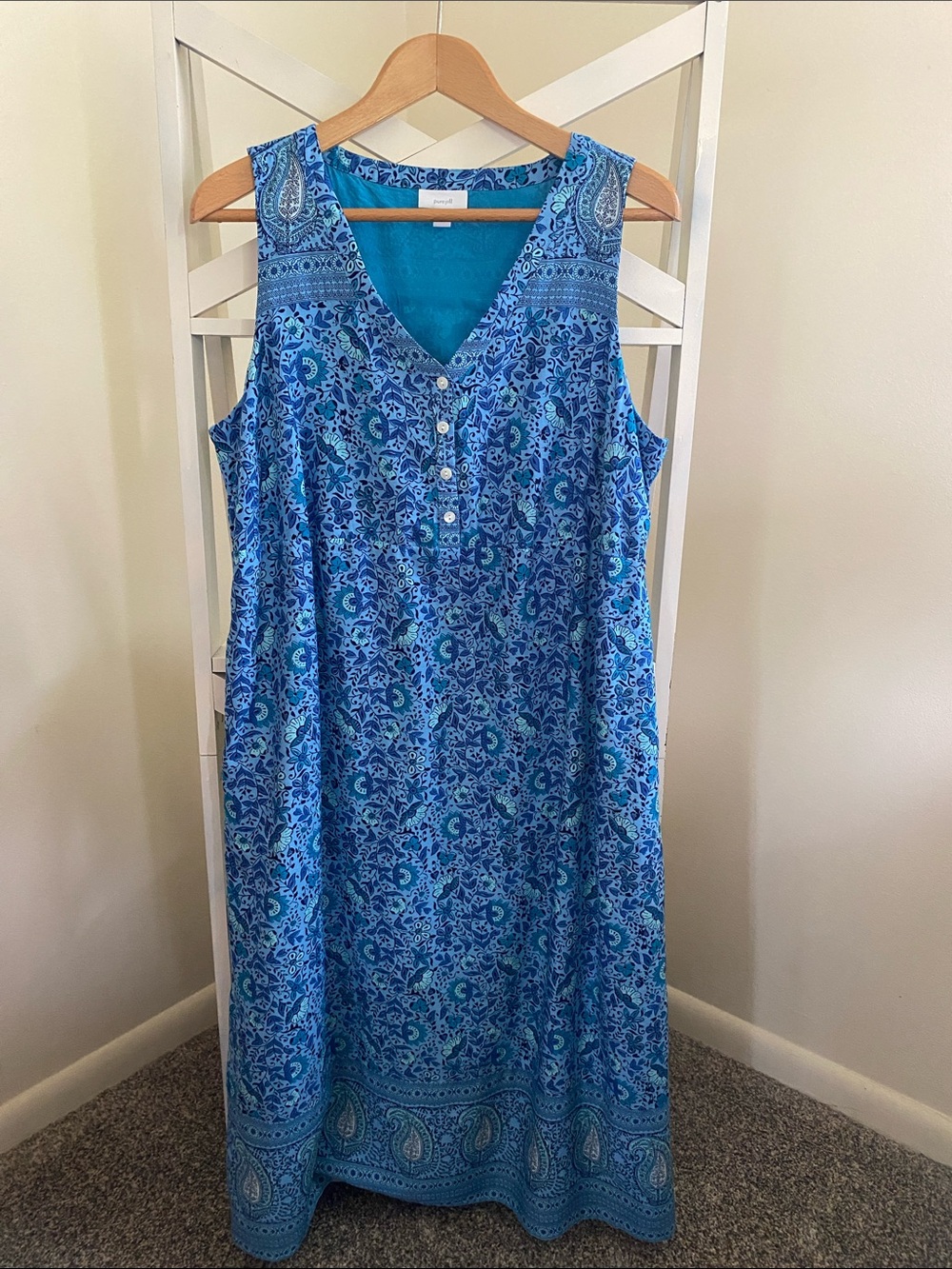 Sleeveless Blue Paisley Maxi Dress with V-Neck